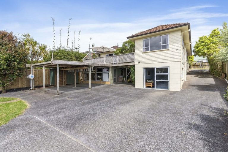 Photo of property in 112c Woodglen Road, Glen Eden, Auckland, 0602