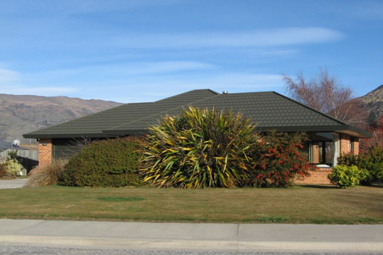 Photo of property in 223 Stone Street, Wanaka, 9305