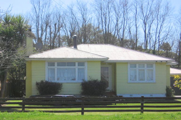 Photo of property in 16 Hulke Street, Foxton, 4814