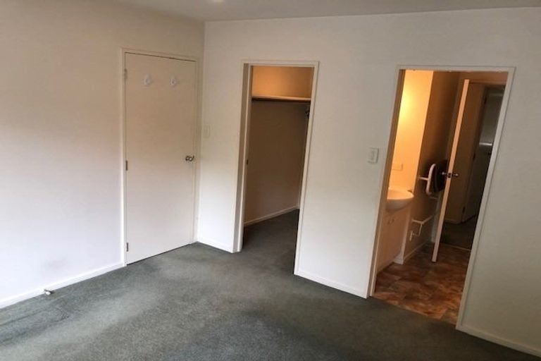 Photo of property in 1/36 Camelot Place, Glenfield, Auckland, 0629