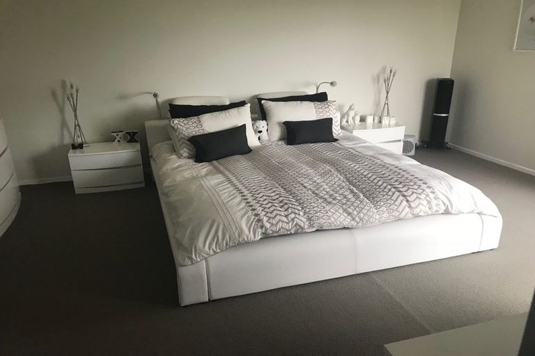 Photo of property in 47 Sunset Road, Totara Vale, Auckland, 0632