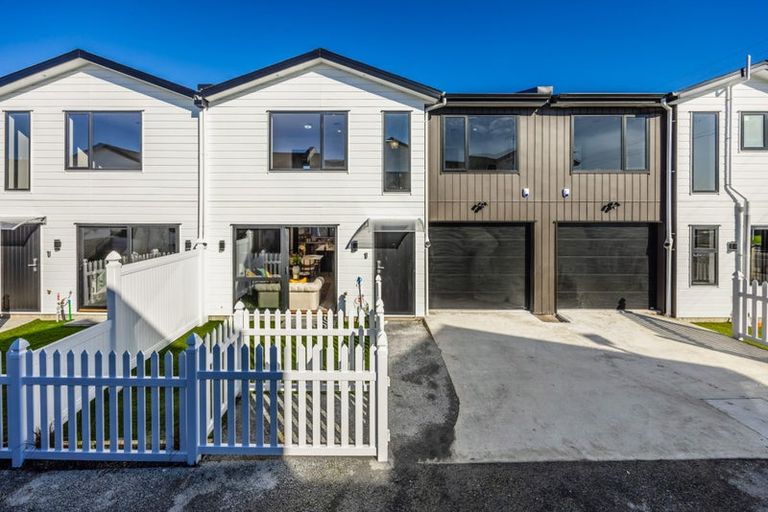Photo of property in 38b Seymour Road, Sunnyvale, Auckland, 0612