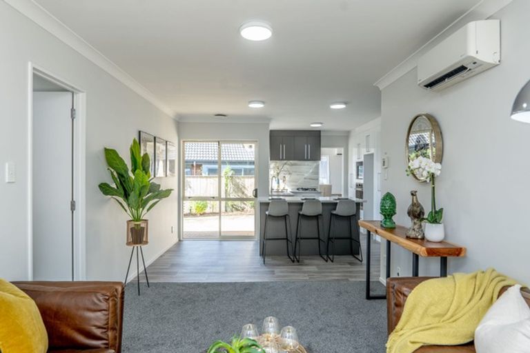Photo of property in 5 Greta Banks Place, Wattle Downs, Auckland, 2103