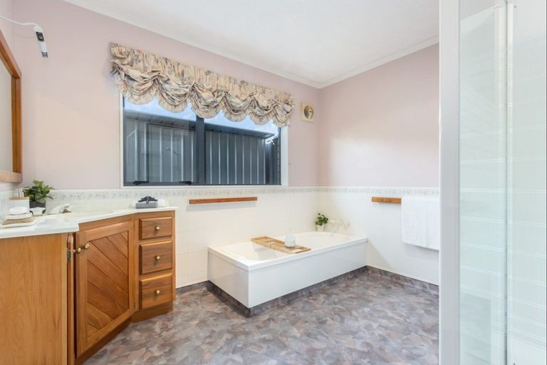 Photo of property in 9 Bishops Close, Greenmeadows, Napier, 4112