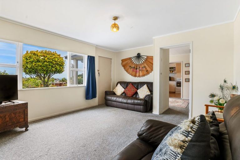 Photo of property in 17 Sealy Road, Torbay, Auckland, 0630