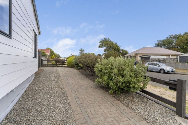 Photo of property in 25 Rosewood Place, Paraparaumu, 5032