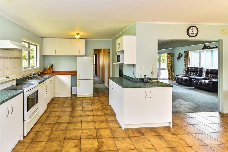 Photo of property in 3 Maraetai Place, Port Waikato, Tuakau, 2695