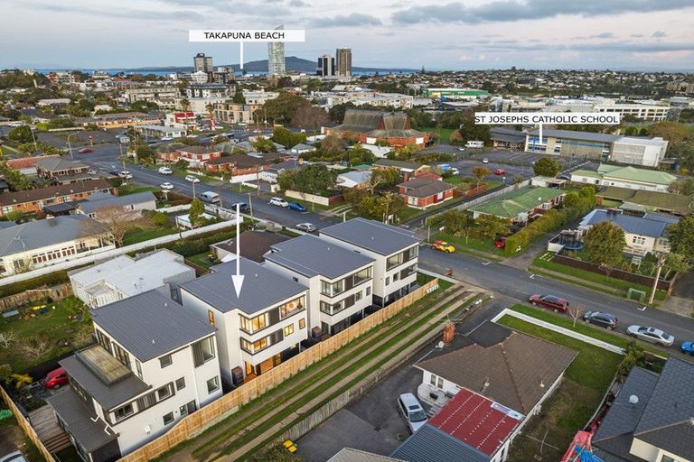 Photo of property in 13c Dominion Street, Takapuna, Auckland, 0622