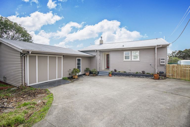 Photo of property in 309 Great North Road, Henderson, Auckland, 0612