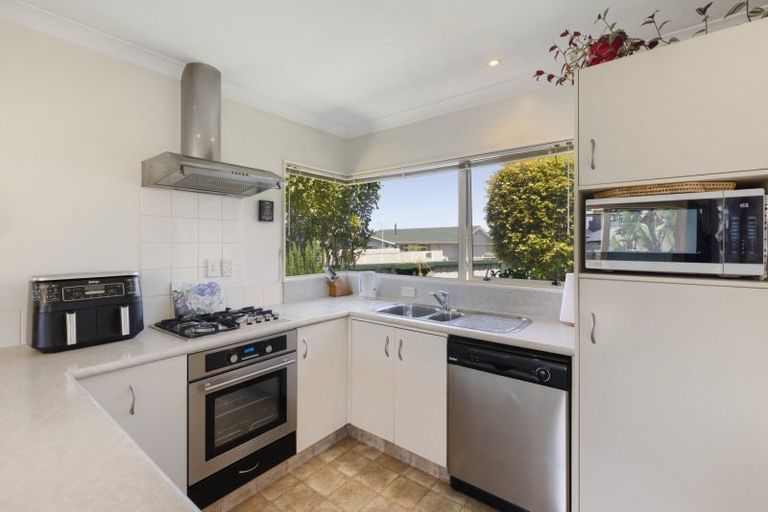 Photo of property in 2 Abbey Way, Judea, Tauranga, 3110