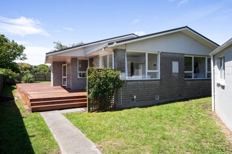 Photo of property in 22 Besant Place, Avondale, Christchurch, 8061
