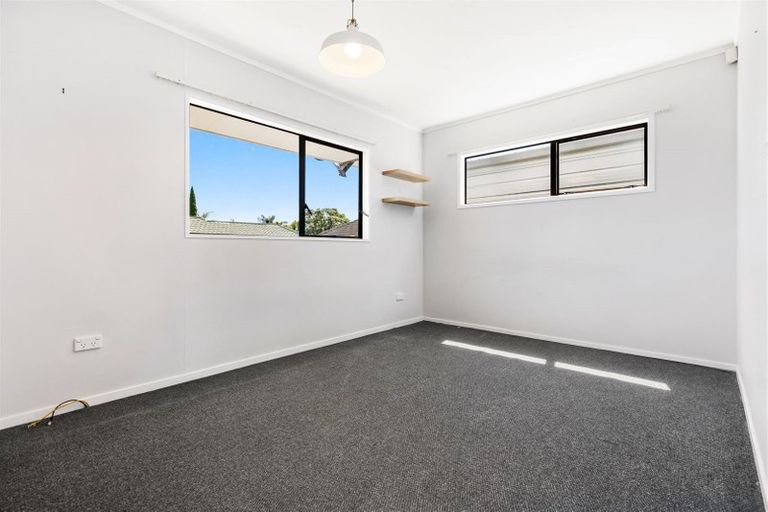 Photo of property in 26 Ward Crescent, Te Atatu Peninsula, Auckland, 0610