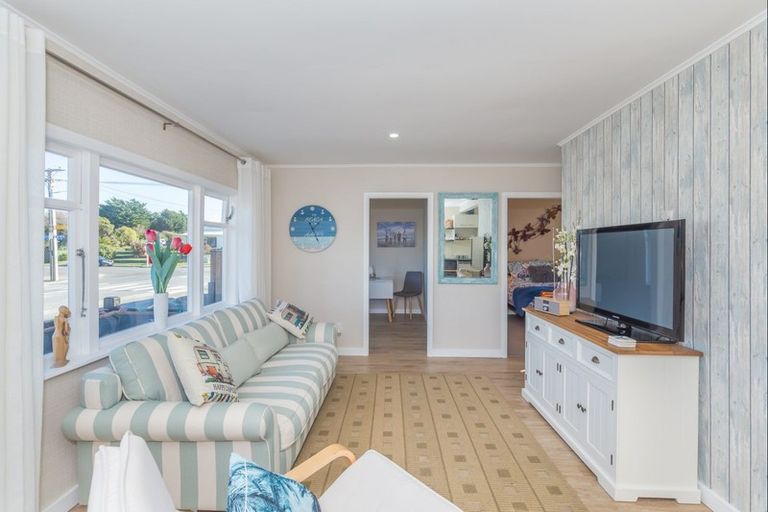 Photo of property in 3/682 Waitarere Beach Road, Waitarere Beach, Levin, 5510