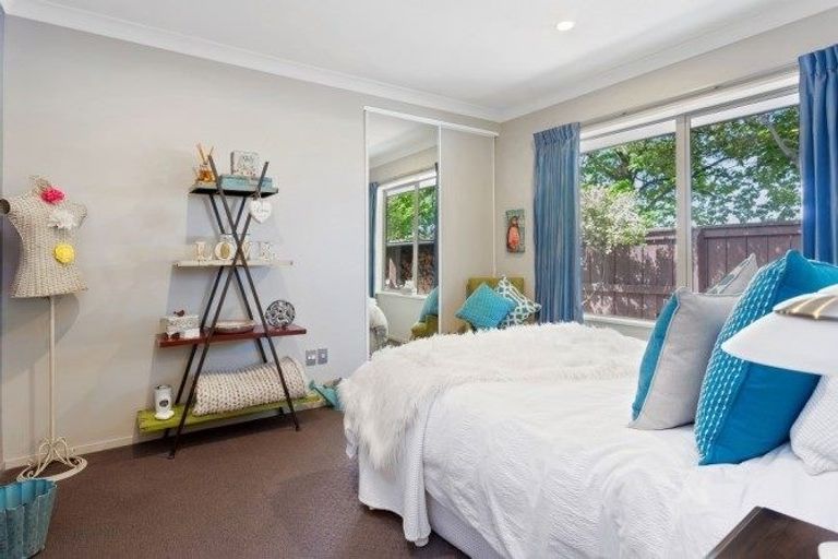 Photo of property in 2 Oakwood Drive, Rangiora, 7400