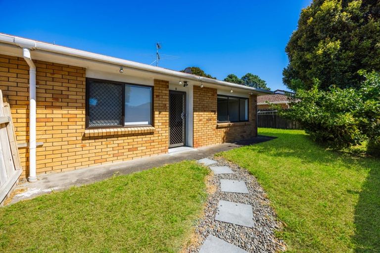 Photo of property in 2/10 Airfield Road, Takanini, 2112