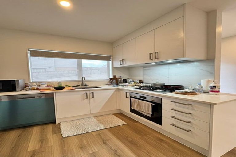 Photo of property in 9b Poruru Close, Papakura, 2110