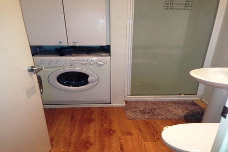 Photo of property in Guardian Apartments, 324/105 Queen Street, Auckland Central, Auckland, 1010