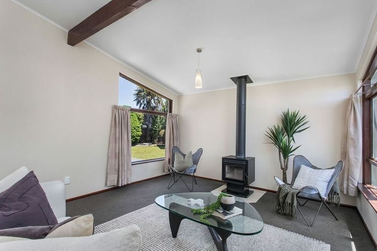 Photo of property in 21 Rosanna Place, Aranui, Christchurch, 8061