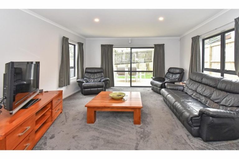 Photo of property in 10 Taiaapure Street, Weymouth, Auckland, 2103