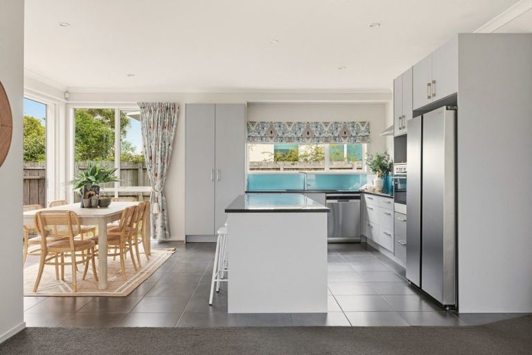 Photo of property in 15 Spinifex Street, Papamoa Beach, Papamoa, 3118