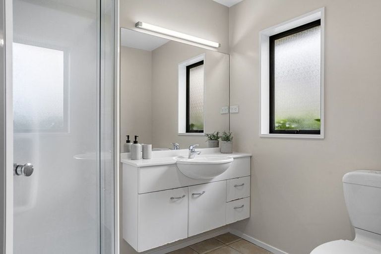 Photo of property in 17 Sutton Place, Dallington, Christchurch, 8061