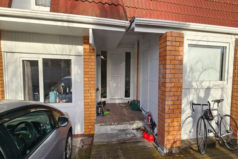 Photo of property in 28 Delaware Crescent, Russley, Christchurch, 8042