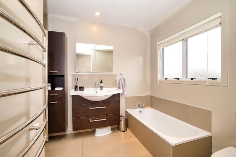 Photo of property in 61 Gorge Road, Maungaturoto, 0520