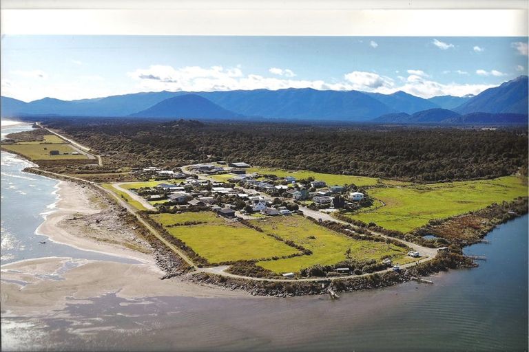 Photo of property in 25 Fox Moth Drive, Haast, 7886