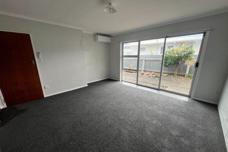 Photo of property in 2/206 Ruahine Street, Roslyn, Palmerston North, 4414