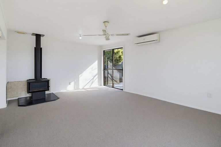 Photo of property in 18 Wyatt Avenue, Onekawa, Napier, 4110
