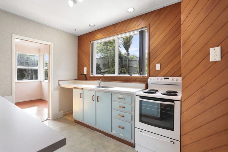 Photo of property in 30 Glendene Avenue, Glendene, Auckland, 0602