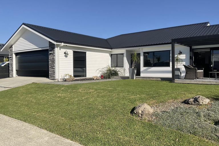 Photo of property in 4 Ahi Kaa Lane, Snells Beach, 0920