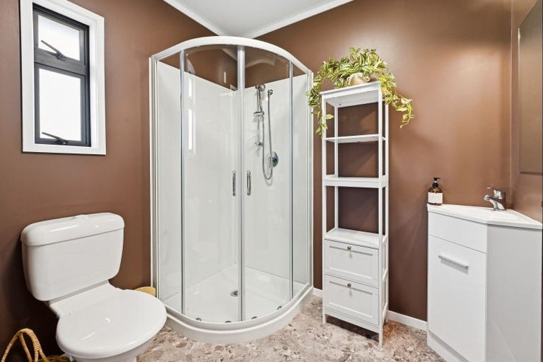 Photo of property in 137 Kenrigg Road West, Kinloch, Taupo, 3377