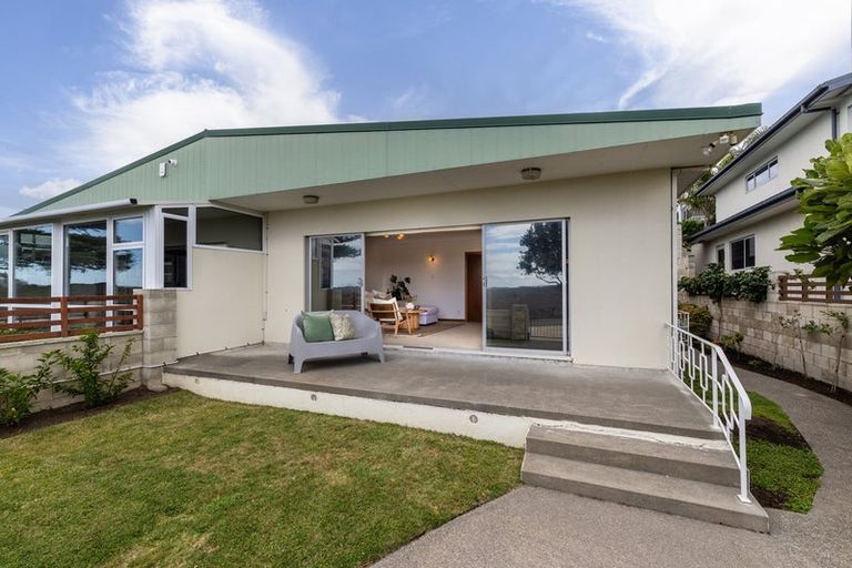 Photo of property in 10 North Terrace, Westshore, Napier, 4110