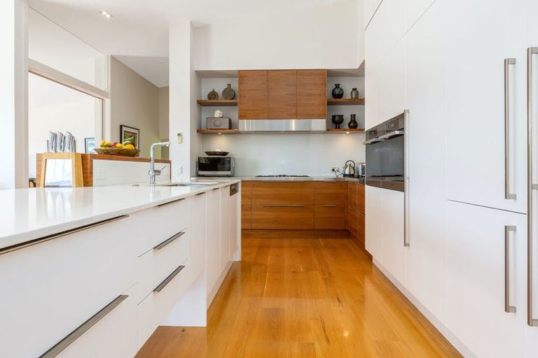 Photo of property in 4 Francis Bell Grove, Lowry Bay, Lower Hutt, 5013