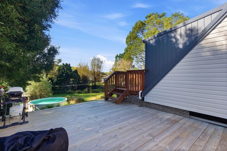 Photo of property in 125 Awaroa Road, Helensville, 0800