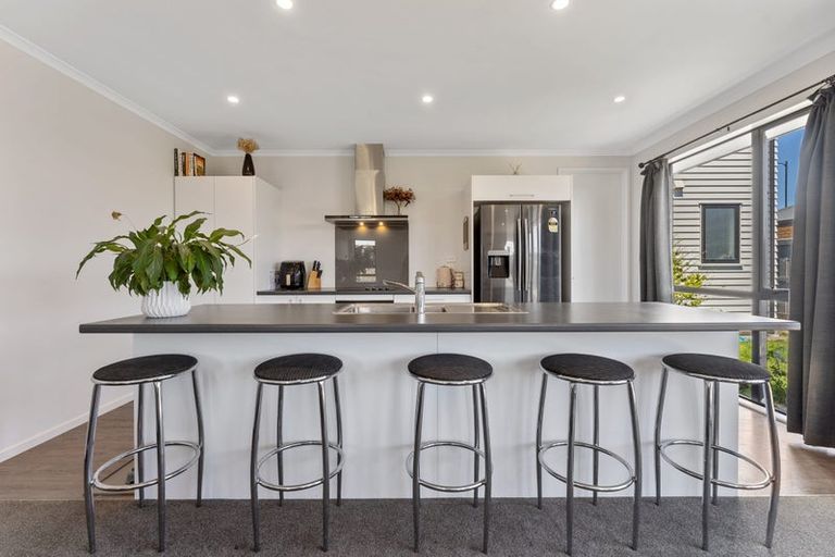 Photo of property in 28 Sholto Duncan Crescent, Halswell, Christchurch, 8025