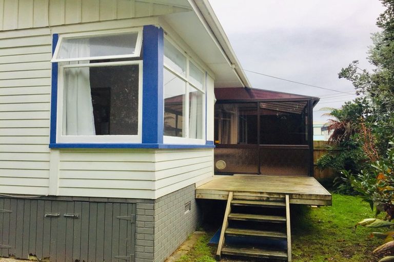 Photo of property in 6b Empire Road, Orewa, 0931