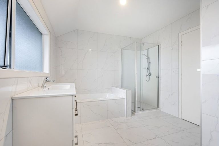 Photo of property in 2/5 Stanley Avenue, Milford, Auckland, 0620