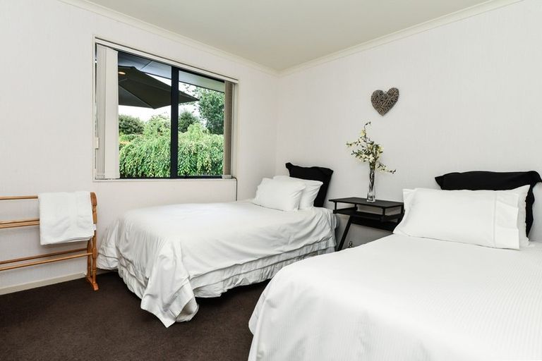 Photo of property in 12 Dorchester Place, Nawton, Hamilton, 3200