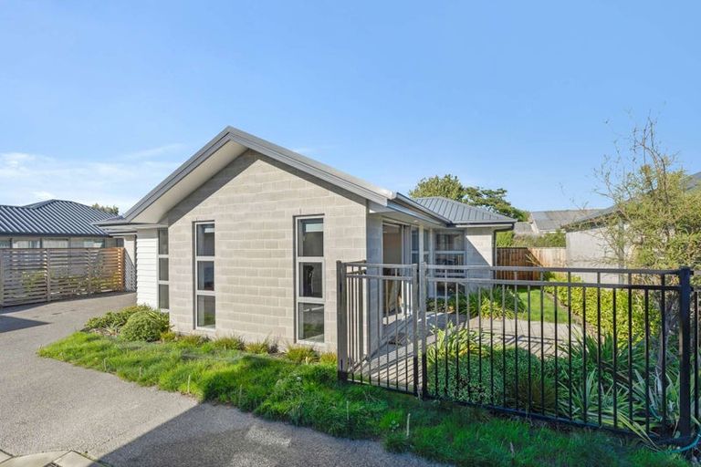 Photo of property in 8/3 Nyoli Street, Northcote, Christchurch, 8052