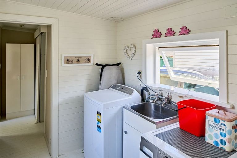 Photo of property in 156 Waiwhetu Road, Waterloo, Lower Hutt, 5011