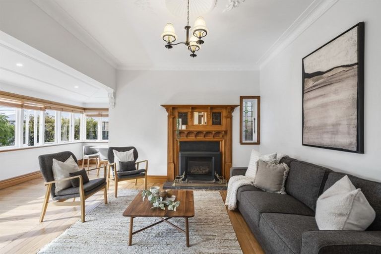 Photo of property in 28 Rangatira Road, Birkenhead, Auckland, 0626