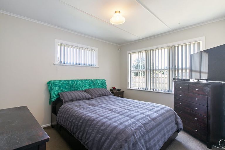 Photo of property in 14 Sandbrook Avenue, Otara, Auckland, 2023