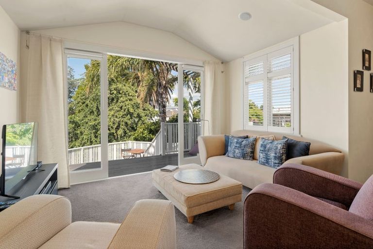 Photo of property in 52 Westmere Crescent, Westmere, Auckland, 1022