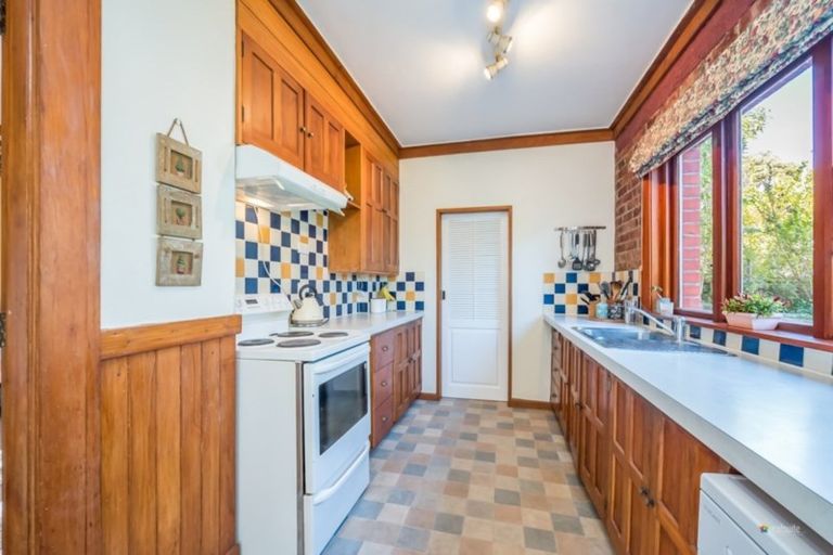 Photo of property in 77 Pohutukawa Street, Woburn, Lower Hutt, 5011