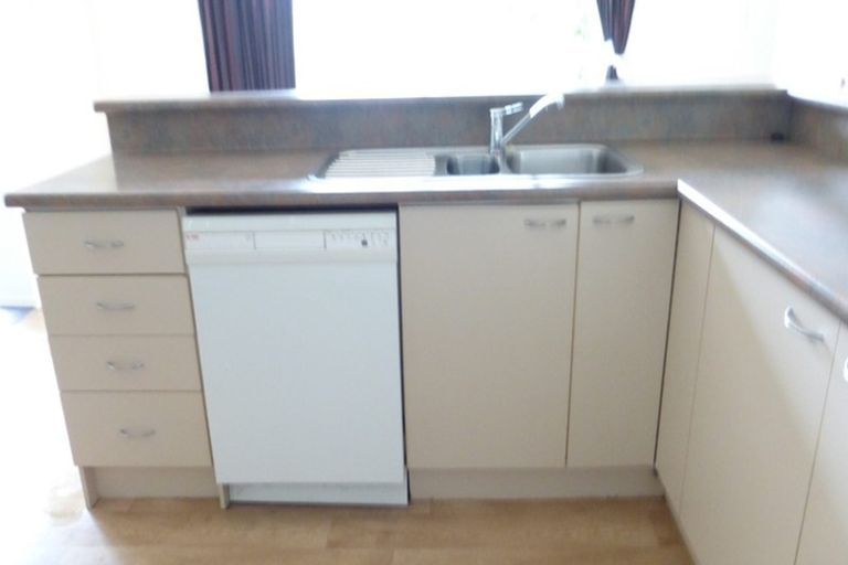 Photo of property in 9 Courtfield Close, Parklands, Christchurch, 8083