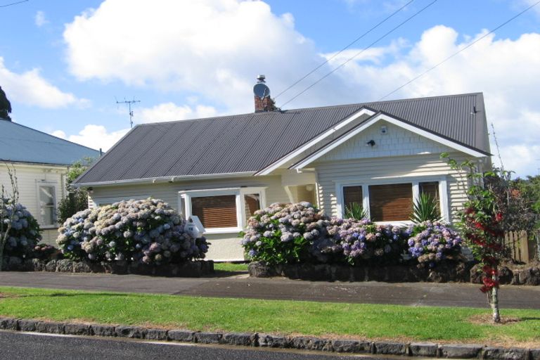 Property details for 10 Kingsview Road, Mount Eden, Auckland, 1024