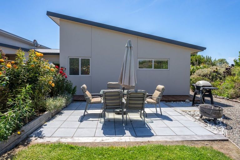 Photo of property in 52 Harakeke Road, Te Horo, Otaki, 5581
