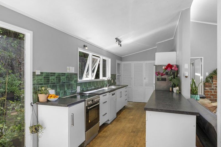 Photo of property in 89 Mulberry Street, Normandale, Lower Hutt, 5010